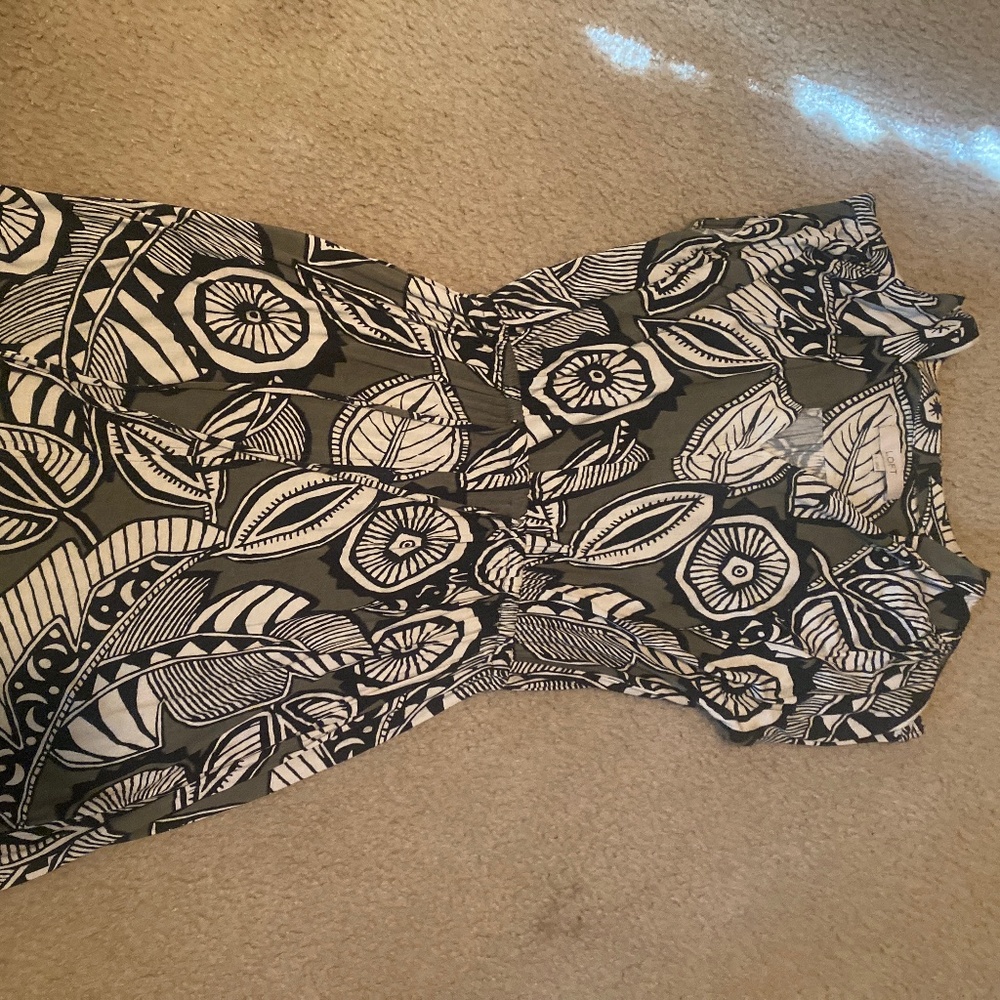 Ann Taylor Loft Black and White Floral Pattern Sleeveless Dress Size Small